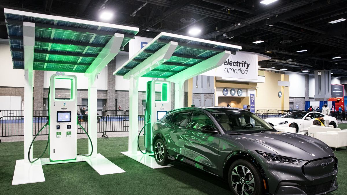 Doanh số bán xe điện tại Mỹ đạt mức kỷ lục trong năm 2023